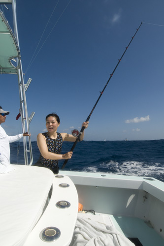 During our 8th Year Wedding Anniversary, we visited Mexico and I pretended to fish (just a rod, with no hook or bait) 太りましたです、ハイ